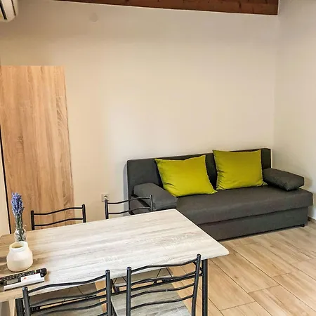 Apartamento Lena 2 By Interhome